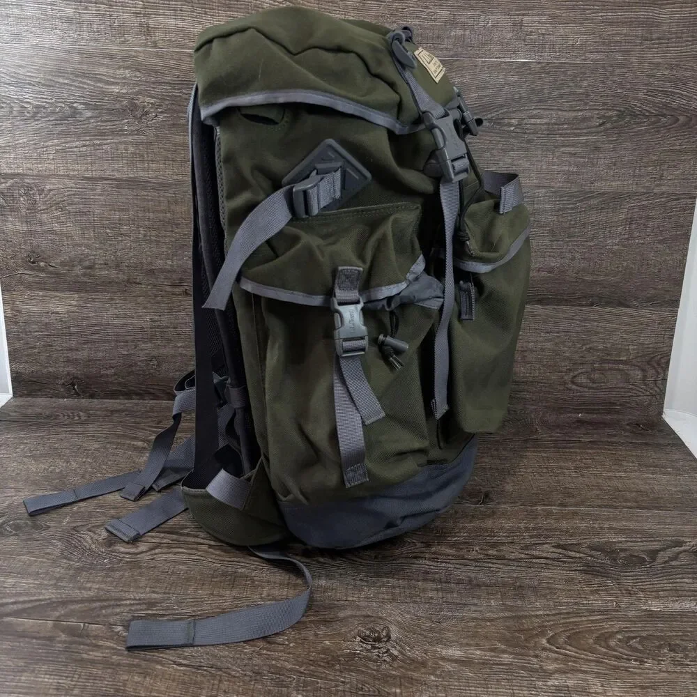 L.L.Bean Continental Backpack Men's Green Canvas Outdoor Padded Rucksack Hiking